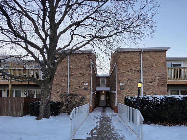 1930 Kenilworth Circle, Unit E, Hoffman Estates, IL 60169