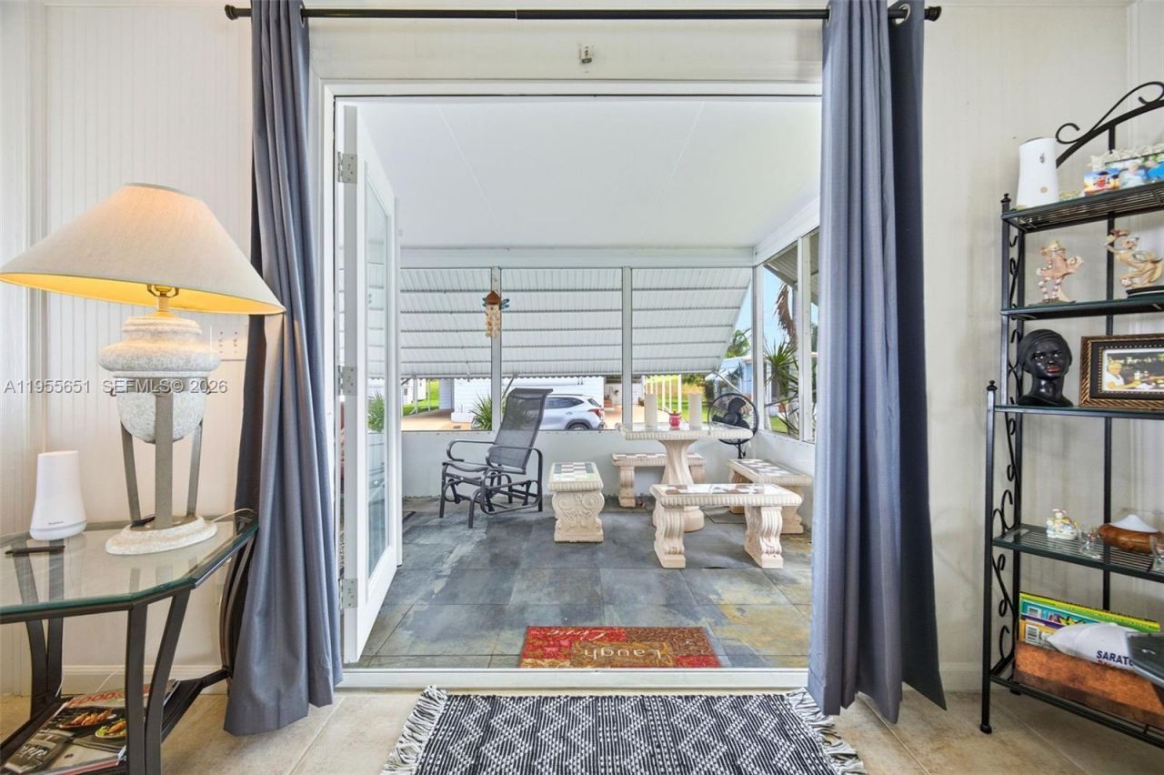 1981 SW 83rd Ave, Davie, FL 33324 Photo