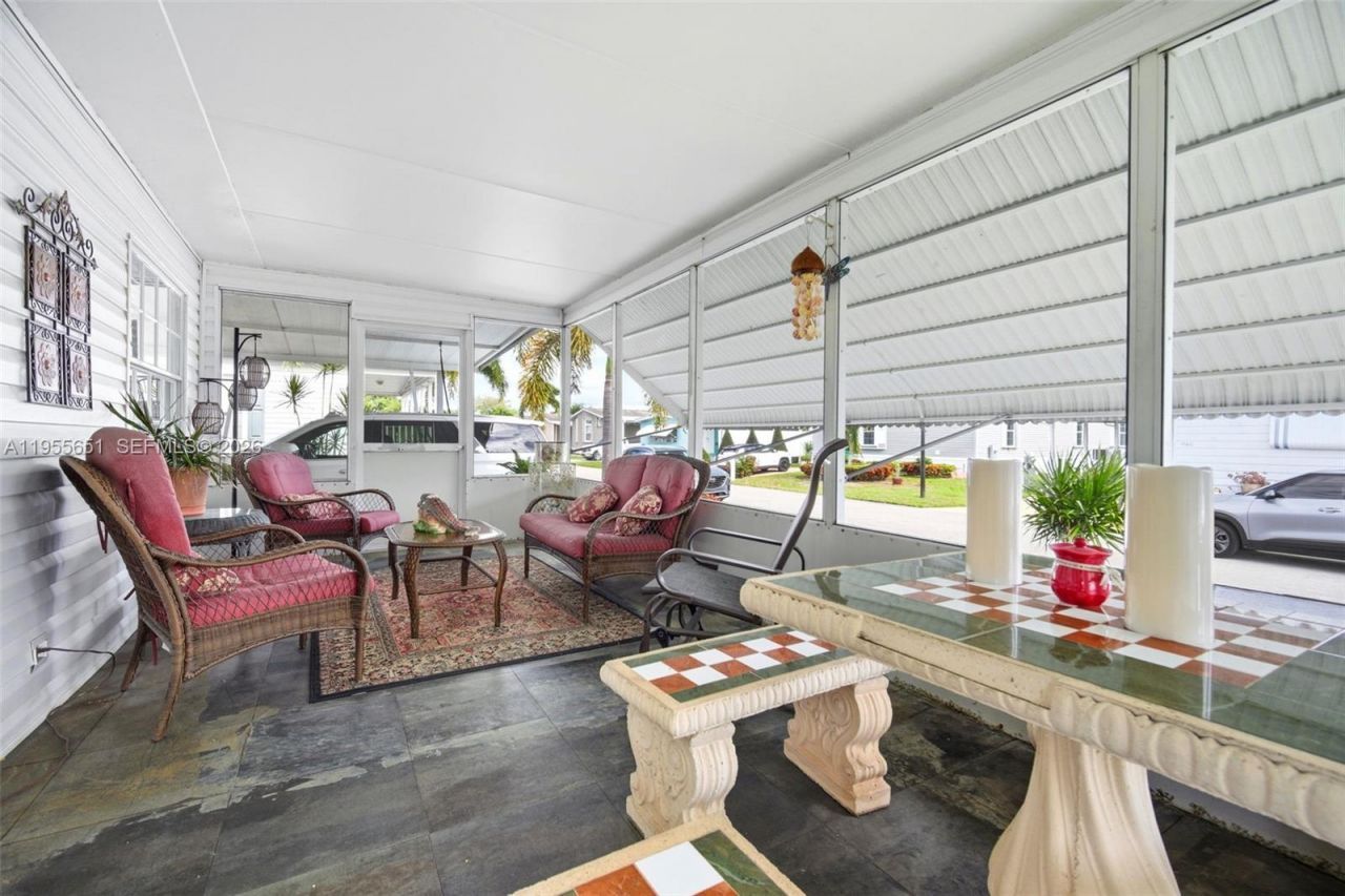 1981 SW 83rd Ave, Davie, FL 33324 Photo