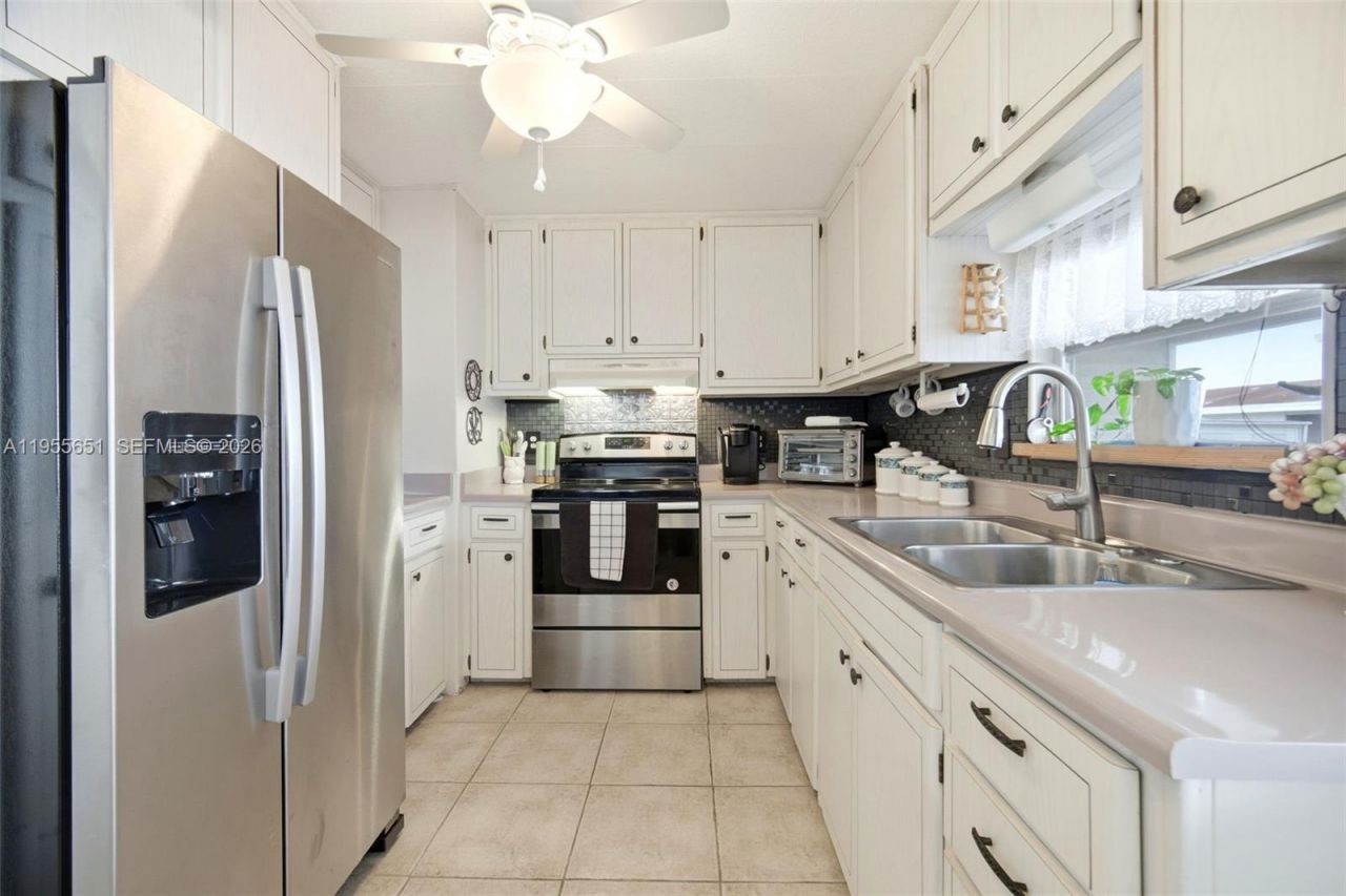 1981 SW 83rd Ave, Davie, FL 33324 Photo