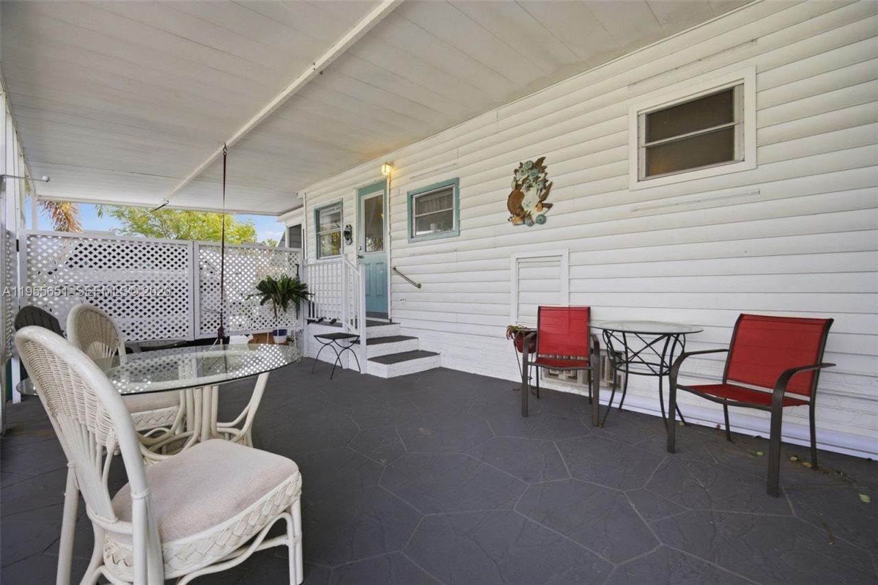 1981 SW 83rd Ave, Davie, FL 33324 Photo