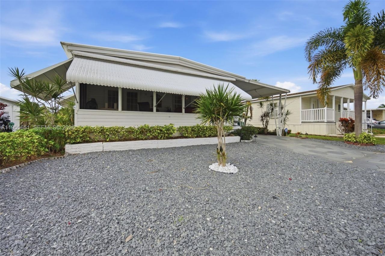 1981 SW 83rd Ave, Davie, FL 33324 Photo