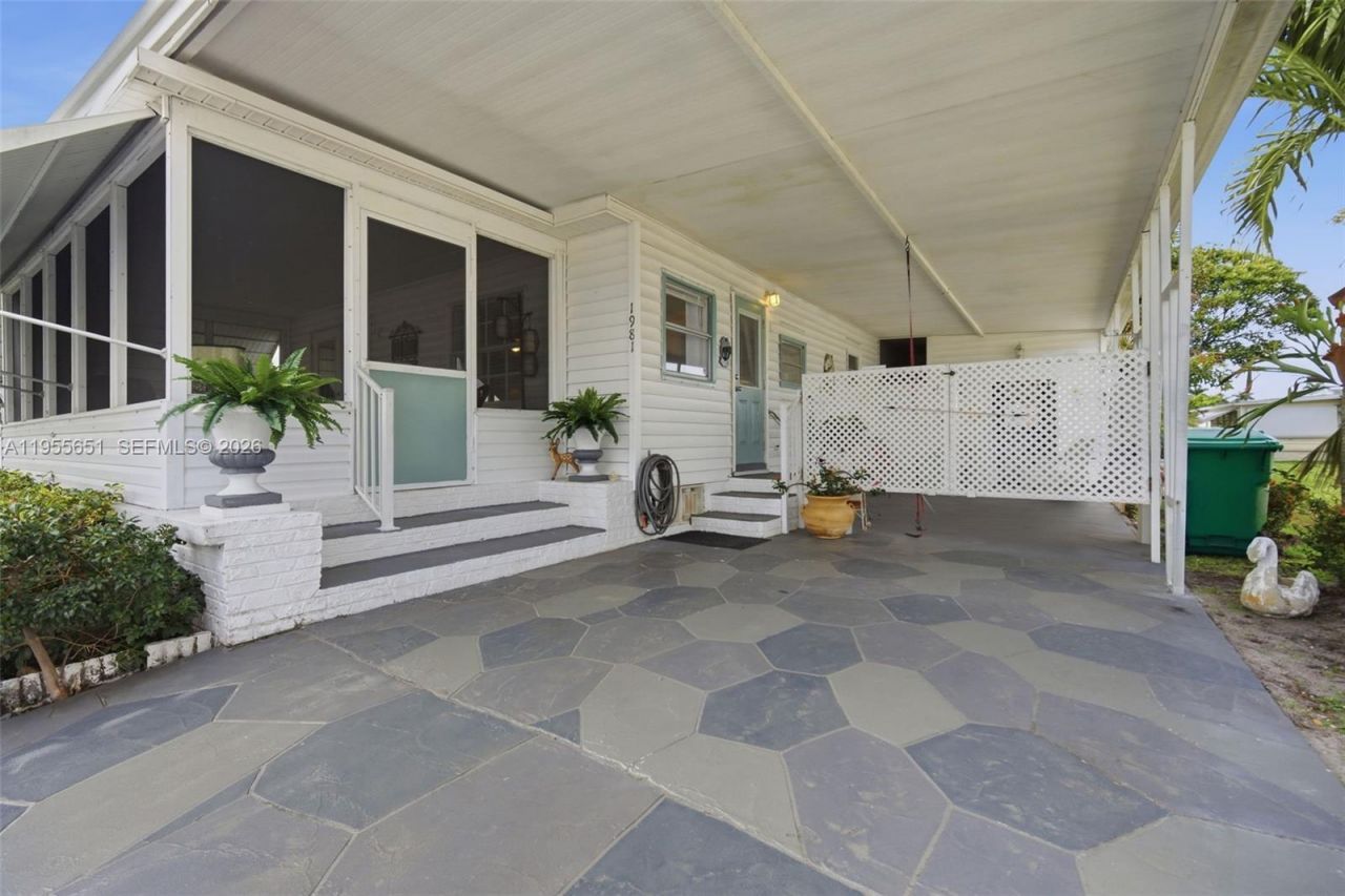 1981 SW 83rd Ave, Davie, FL 33324 Photo