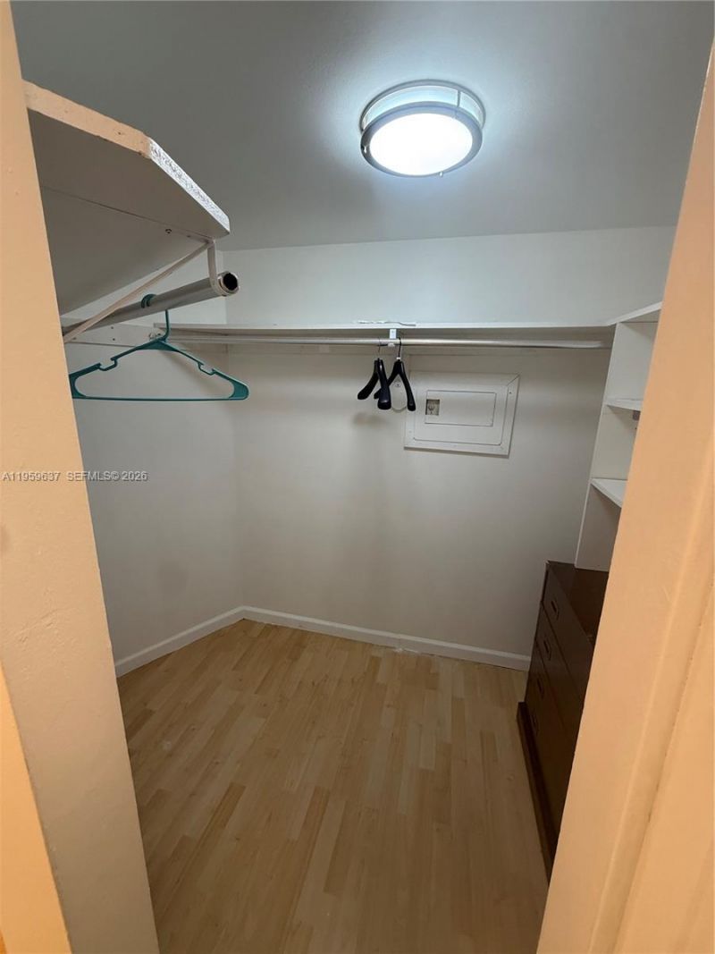 3475 N Country Club Dr, Unit 408, Aventura, FL 33180 Photo