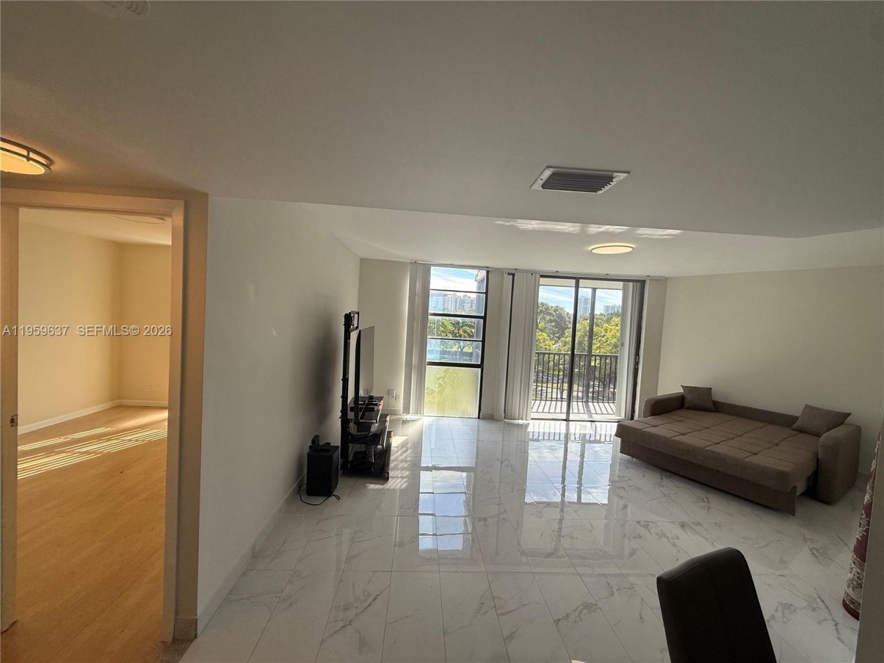 3475 N Country Club Dr, Unit 408, Aventura, FL 33180 Photo
