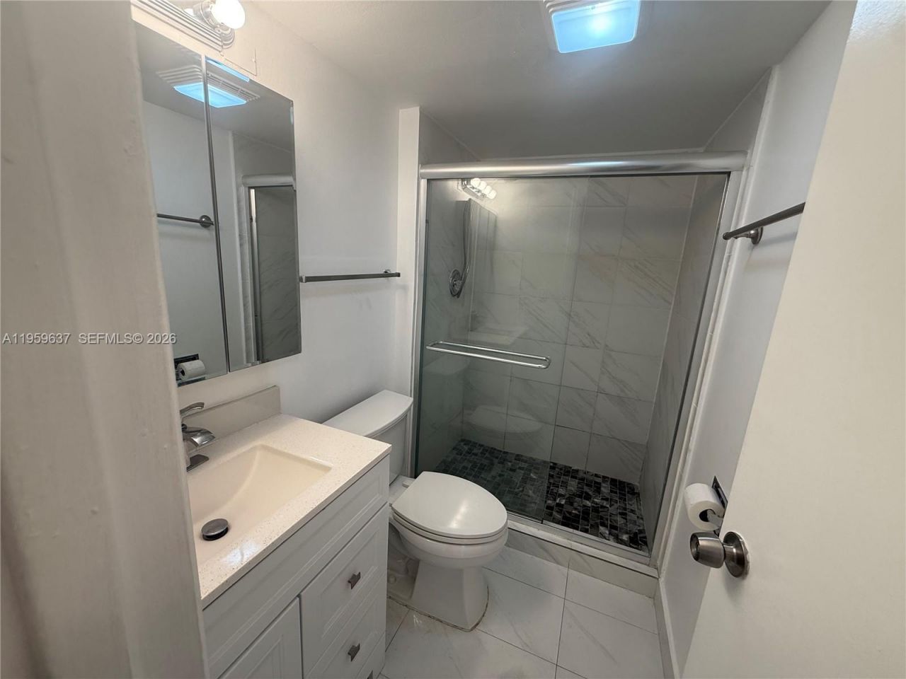 3475 N Country Club Dr, Unit 408, Aventura, FL 33180 Photo