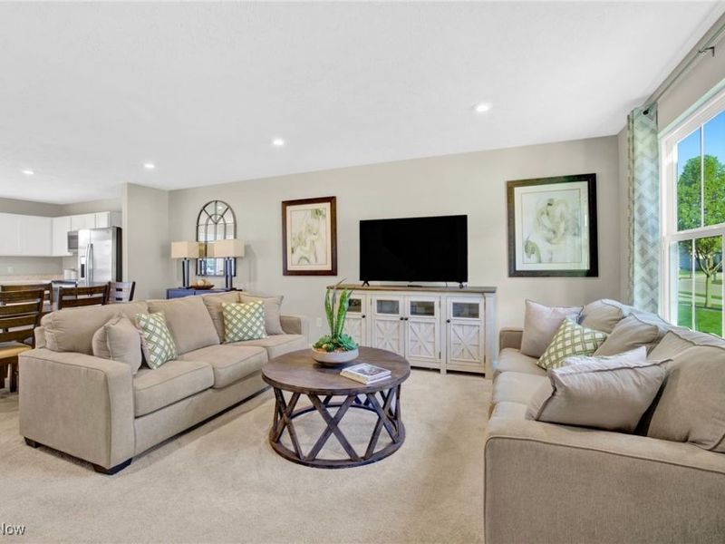 3575 Kenyon Creek Avenue NW, Massillon, OH 44647 Photo 2