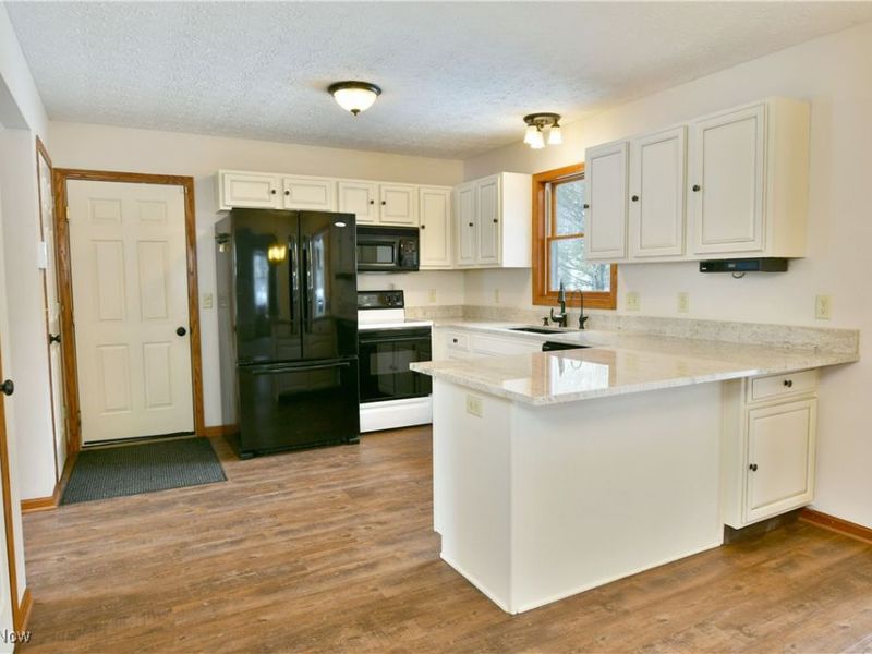 658 Center Street W, Warren, OH 44481 Photo 12