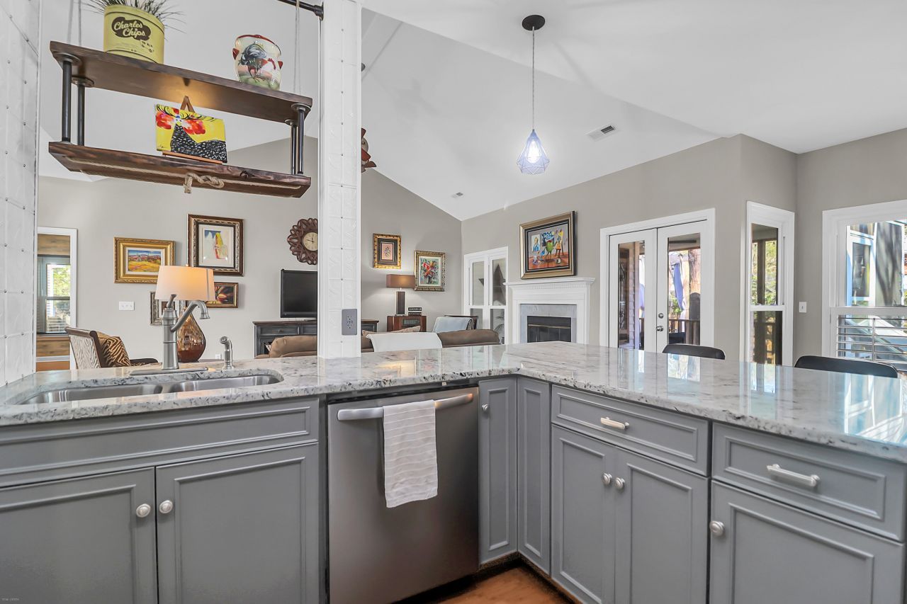 2044 Hallahan Court Photo 13