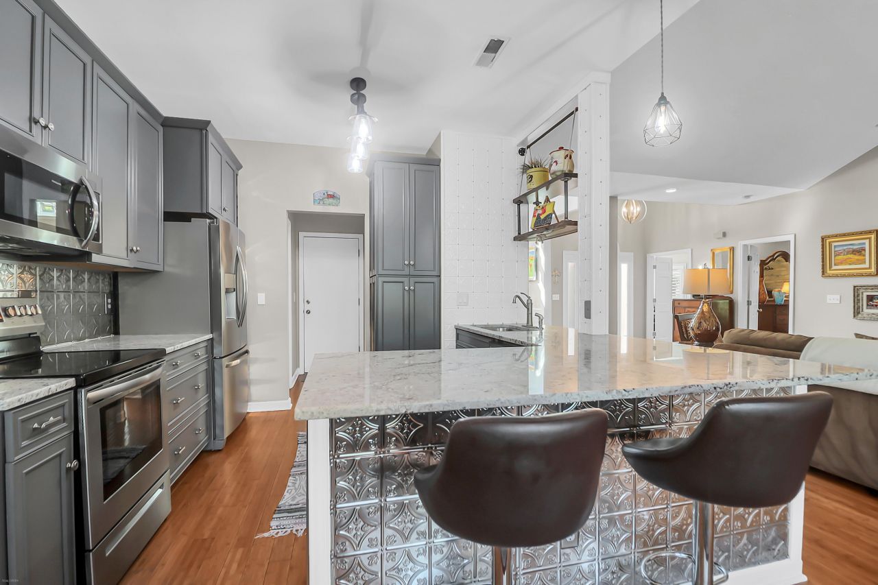 2044 Hallahan Court Photo 15