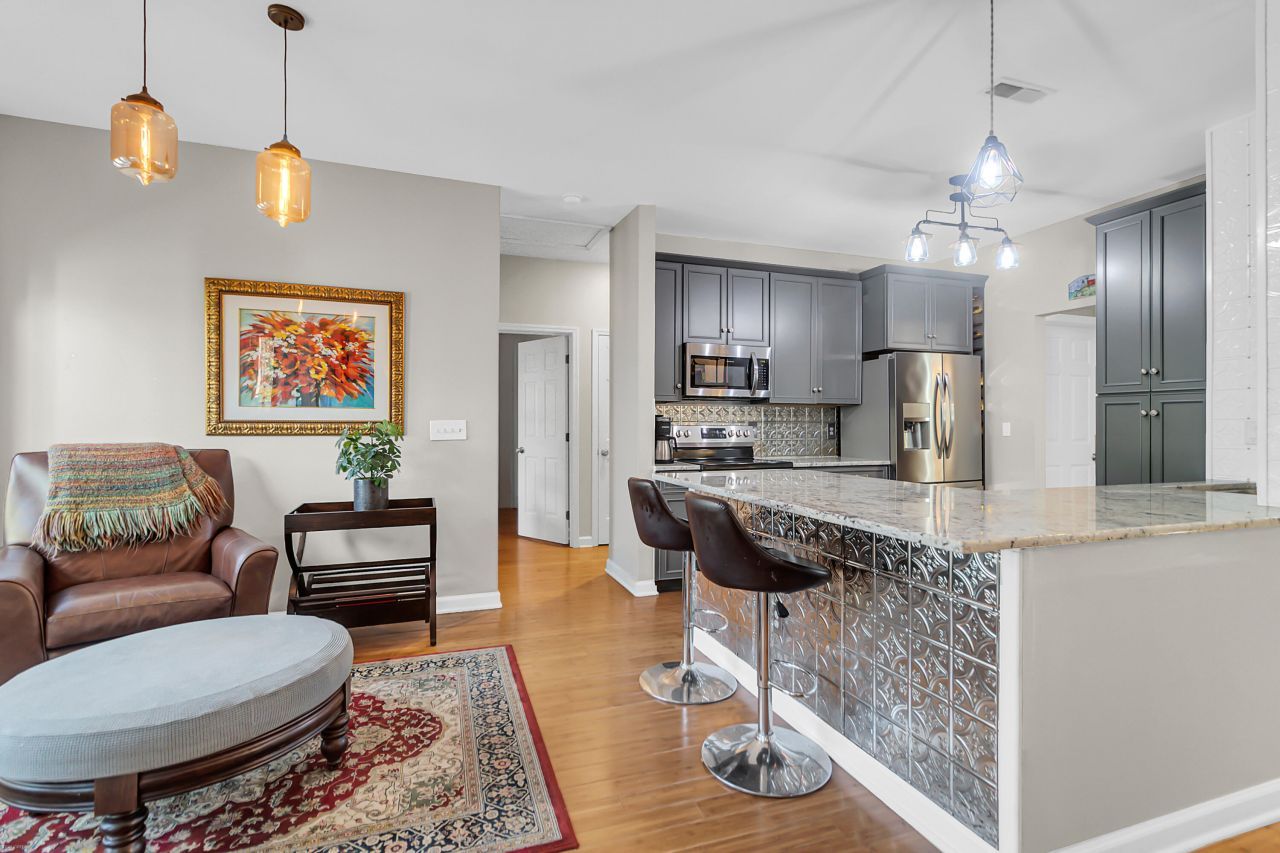 2044 Hallahan Court Photo 16