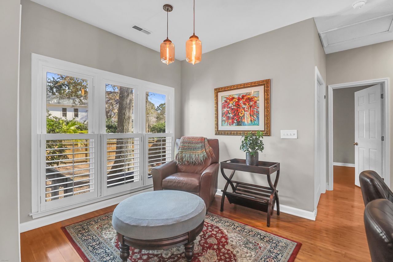 2044 Hallahan Court Photo 18