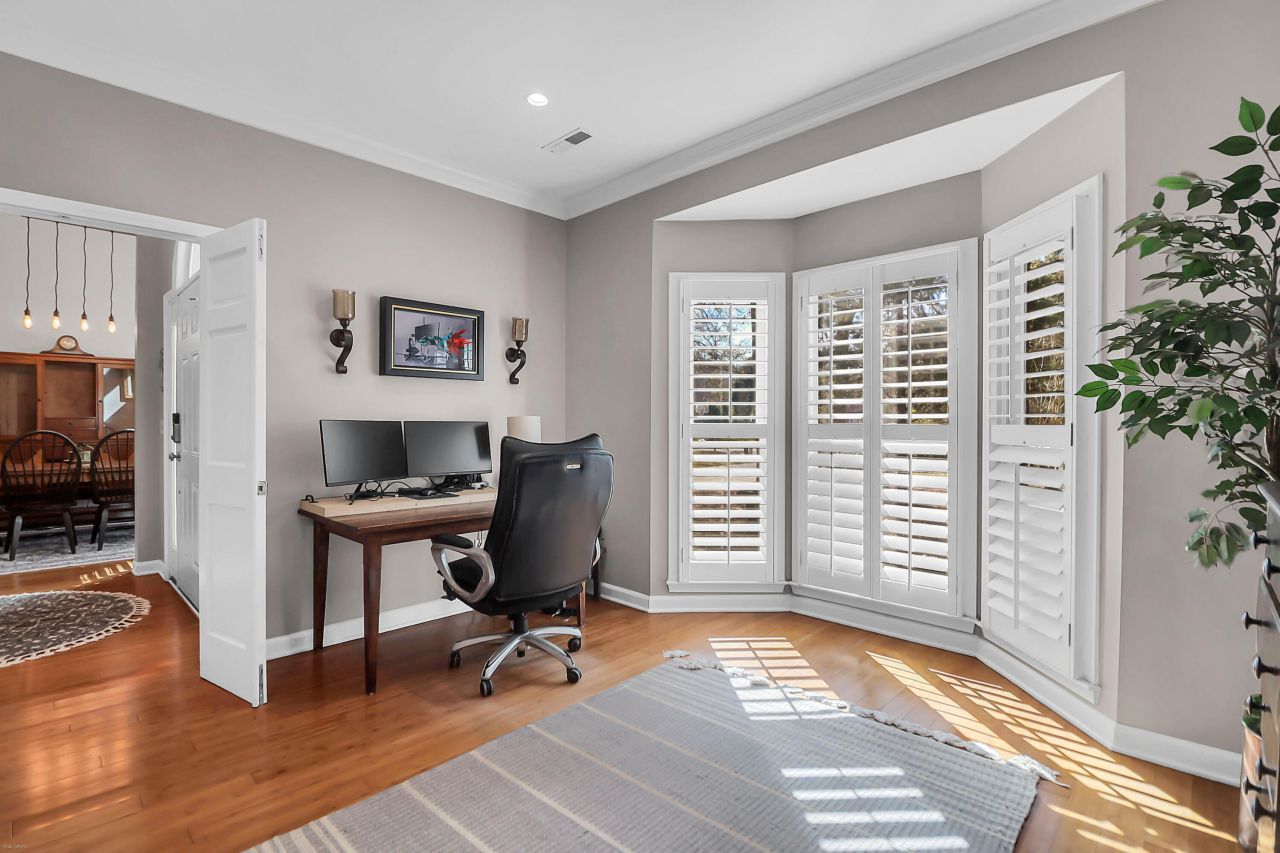 2044 Hallahan Court Photo 23