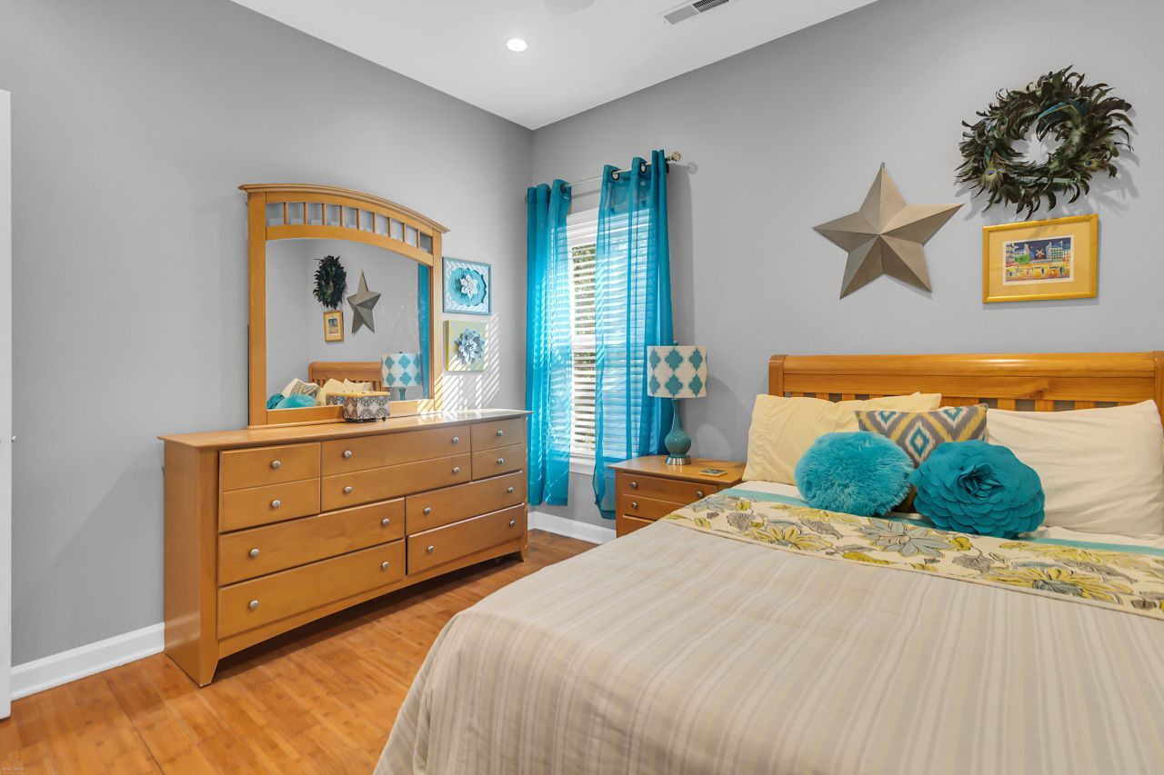 2044 Hallahan Court Photo 25