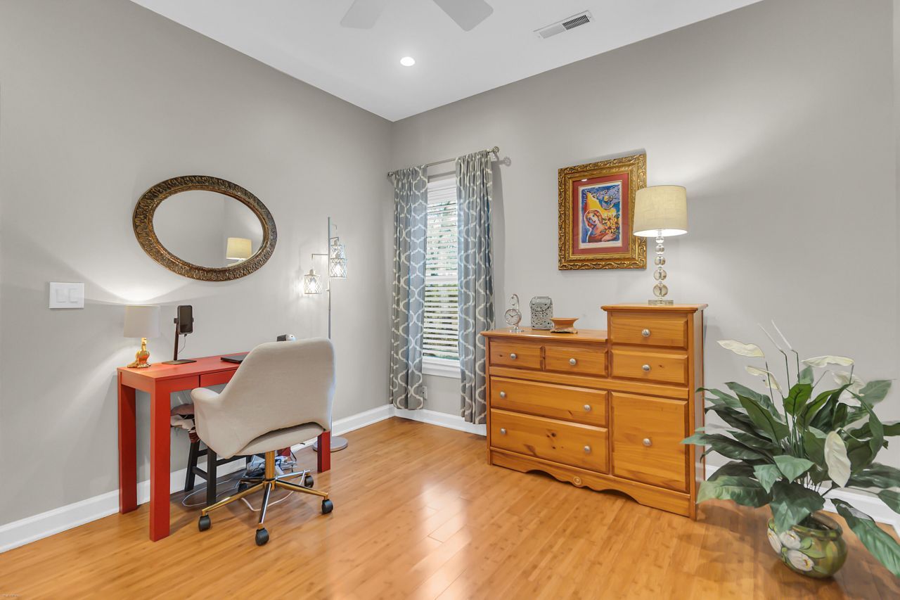 2044 Hallahan Court Photo 27