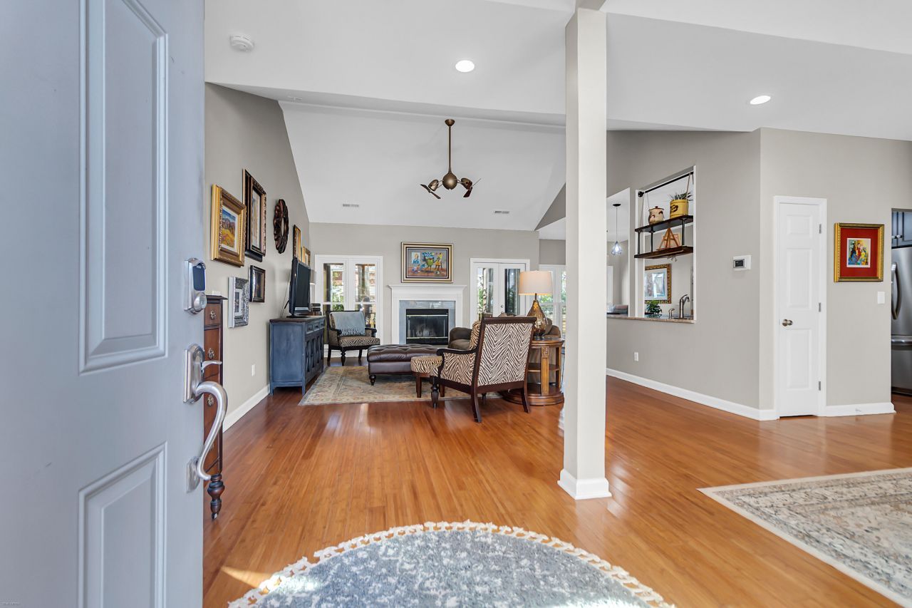 2044 Hallahan Court Photo 3