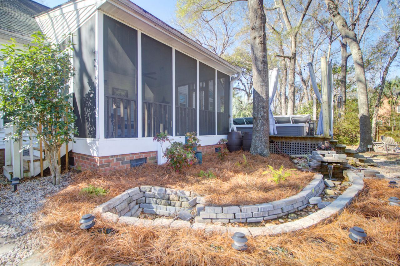 2044 Hallahan Court Photo 40