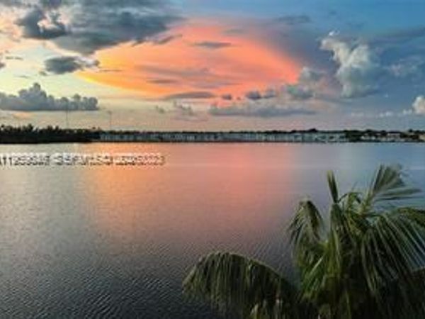 1075 NE Miami Gardens Dr, Unit 509, Miami, FL 33179