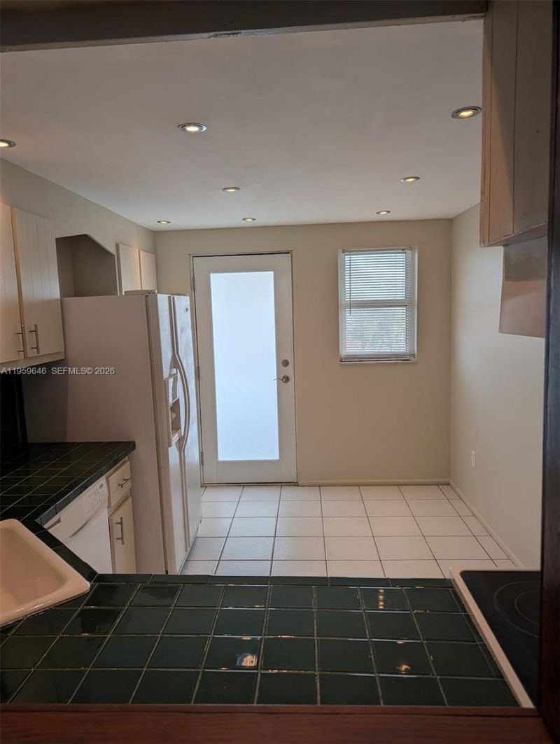 1075 NE Miami Gardens Dr, Unit 509, Miami, FL 33179 Photo