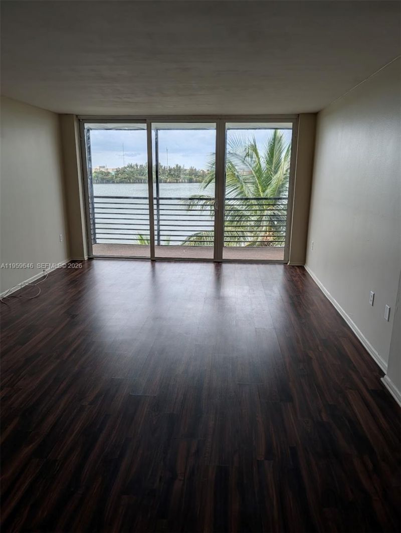 1075 NE Miami Gardens Dr, Unit 509, Miami, FL 33179 Photo