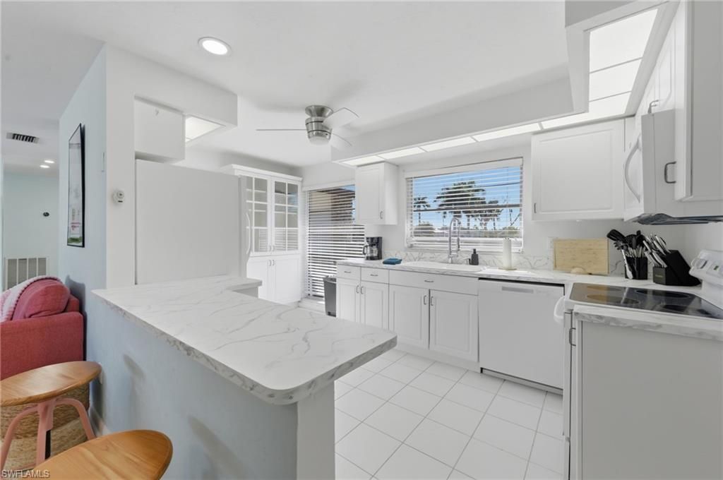 4044 Country Club Blvd, Cape Coral, FL 33904 Photo