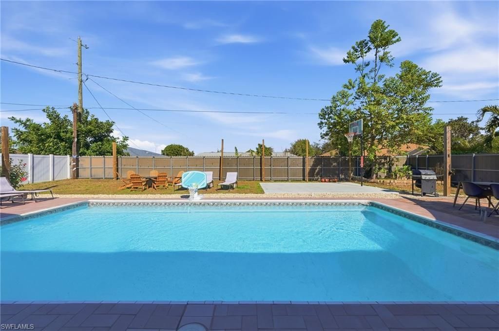 4044 Country Club Blvd, Cape Coral, FL 33904 Photo