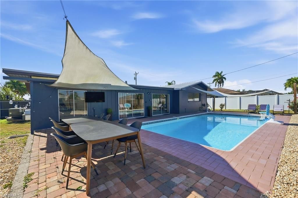 4044 Country Club Blvd, Cape Coral, FL 33904 Photo