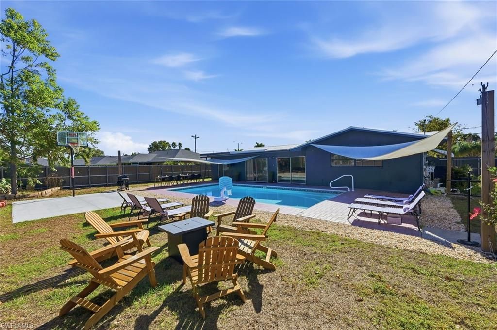 4044 Country Club Blvd, Cape Coral, FL 33904 Photo