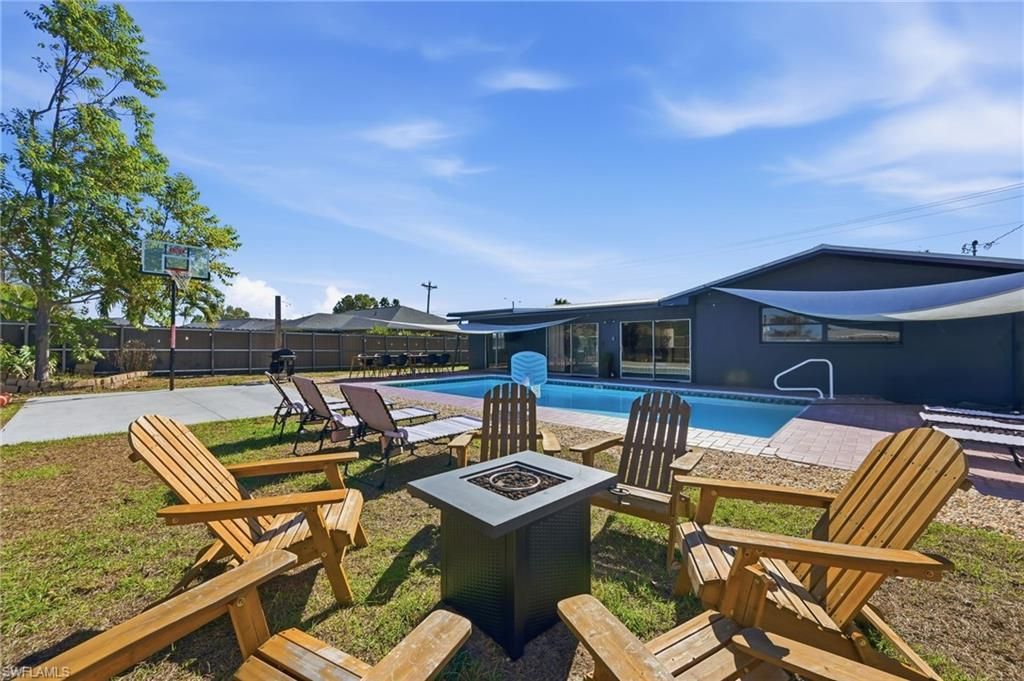 4044 Country Club Blvd, Cape Coral, FL 33904 Photo