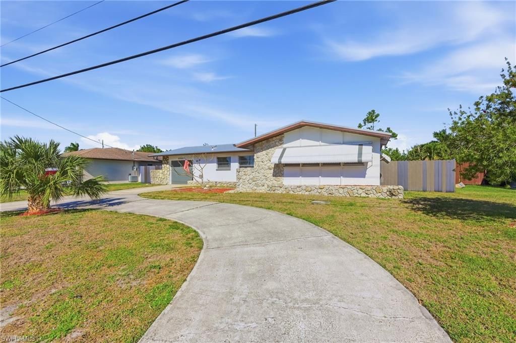 4044 Country Club Blvd, Cape Coral, FL 33904 Photo