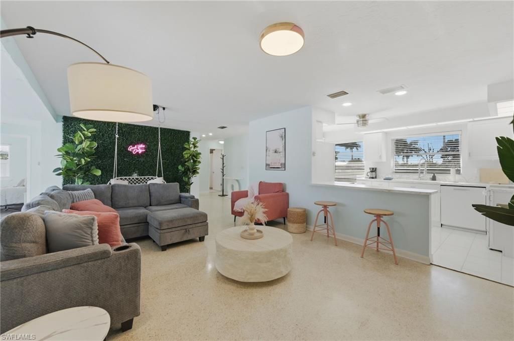 4044 Country Club Blvd, Cape Coral, FL 33904 Photo