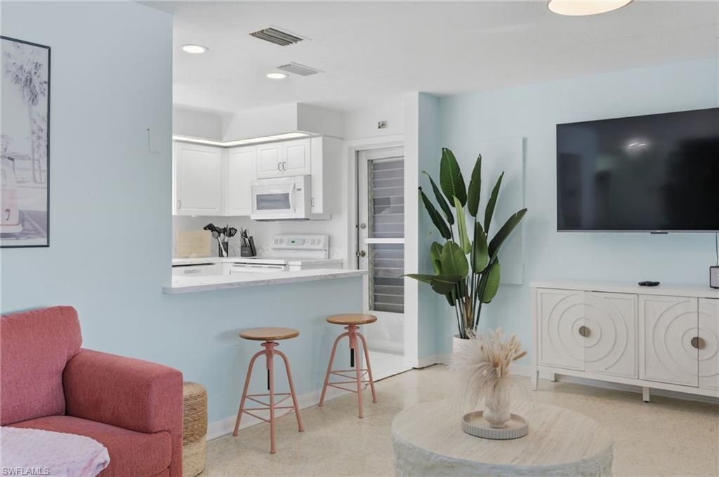 4044 Country Club Blvd, Cape Coral, FL 33904 Photo