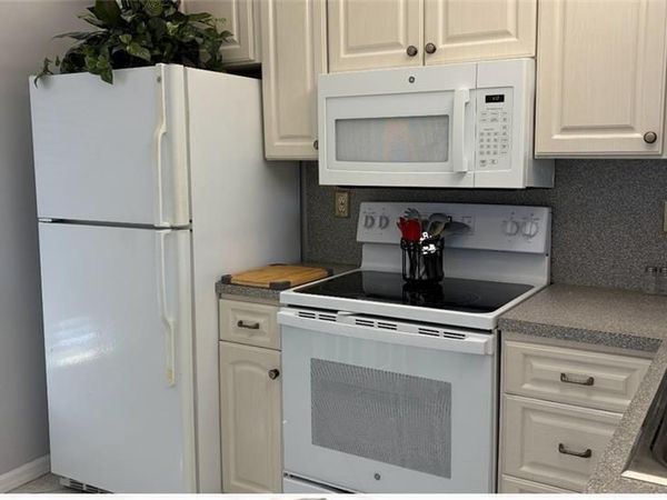 1315 Mainsail DR, Unit 1105, NAPLES, FL 34114