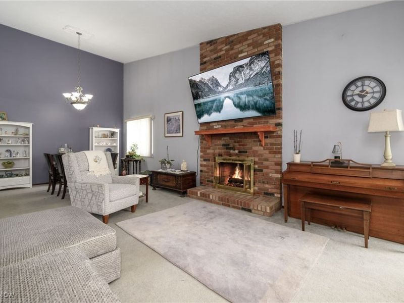 864 Kirkwall Drive, Akron, OH 44321 Photo 2