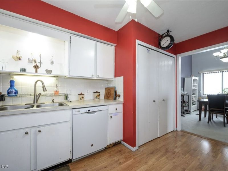 864 Kirkwall Drive, Akron, OH 44321 Photo 8