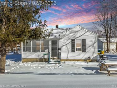 44686 Davis Drive, Utica, MI 48317