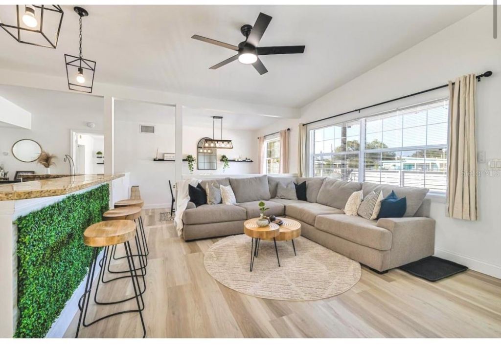 6650 4th Avenue N, Saint Petersburg, FL 33710 Photo