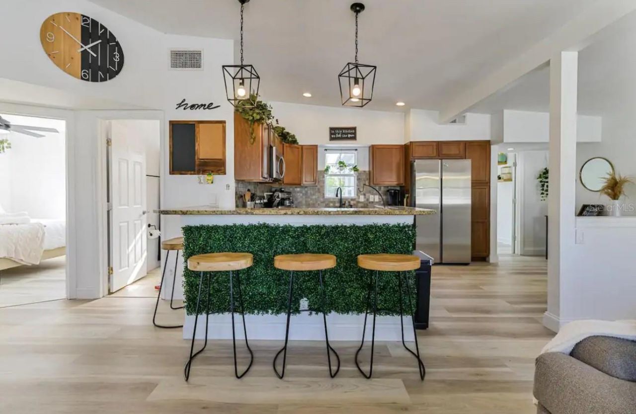 6650 4th Avenue N, Saint Petersburg, FL 33710 Photo