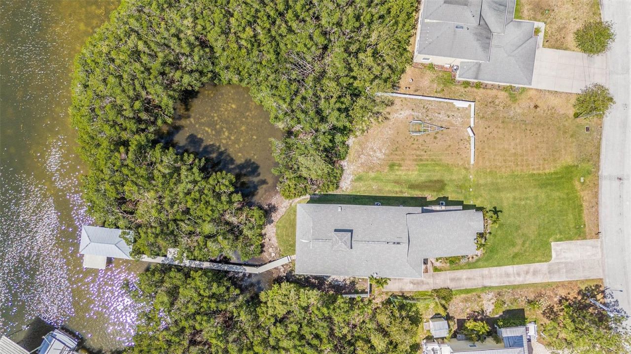 734 Weedon Drive Ne, Saint Petersburg, FL 33702 Photo