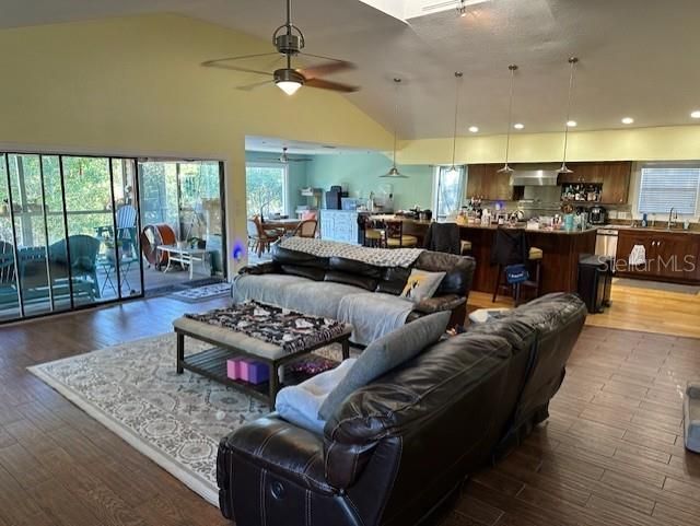 734 Weedon Drive Ne, Saint Petersburg, FL 33702 Photo