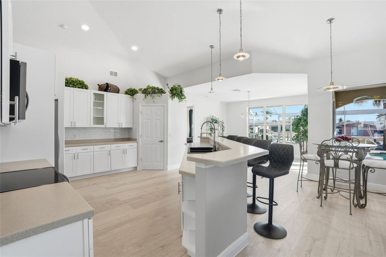 5267 Stratford Court, Cape Coral, FL 33904 Photo