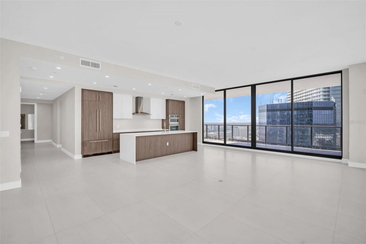 275 1st Avenue S, Unit 2001, Saint Petersburg, FL 33701 Photo