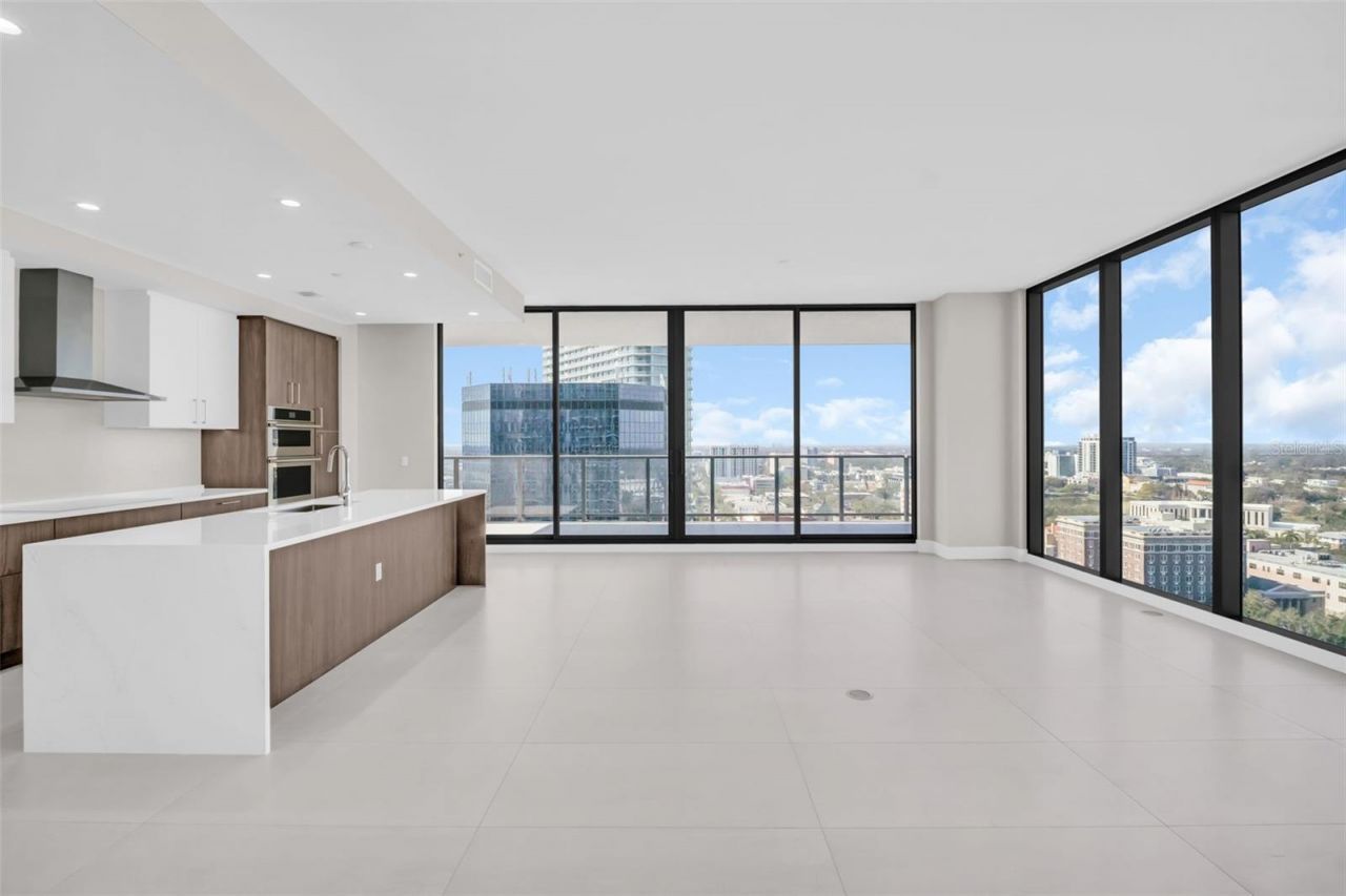 275 1st Avenue S, Unit 2001, Saint Petersburg, FL 33701 Photo