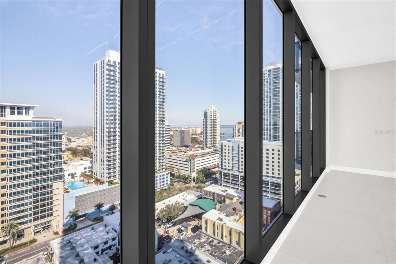 275 1st Avenue S, Unit 2001, Saint Petersburg, FL 33701 Photo