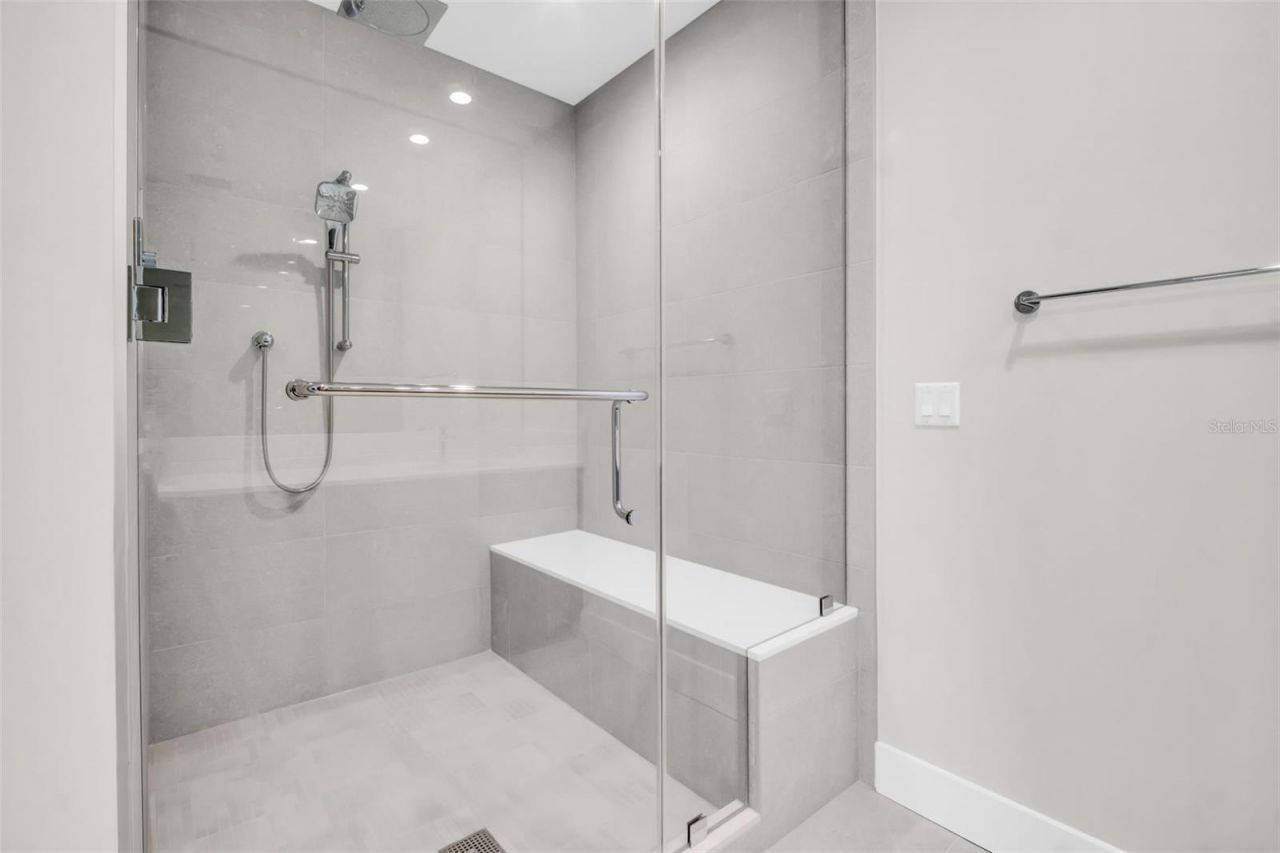 275 1st Avenue S, Unit 2001, Saint Petersburg, FL 33701 Photo