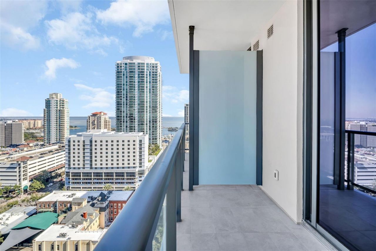 275 1st Avenue S, Unit 2001, Saint Petersburg, FL 33701 Photo