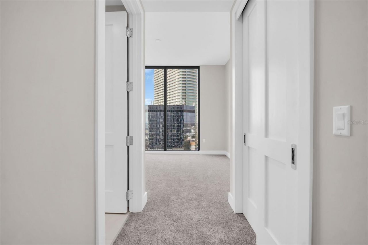 275 1st Avenue S, Unit 2001, Saint Petersburg, FL 33701 Photo