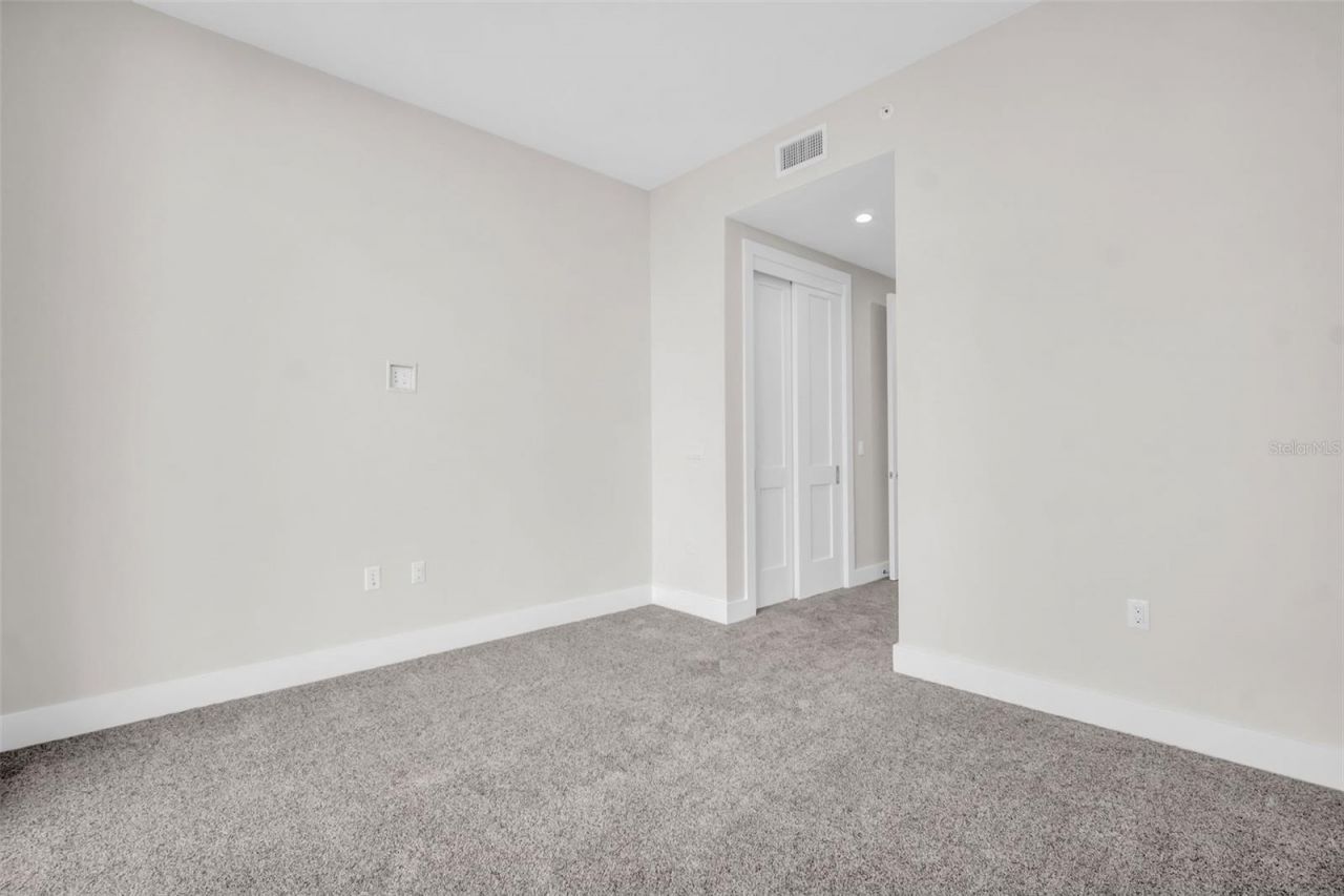 275 1st Avenue S, Unit 2001, Saint Petersburg, FL 33701 Photo