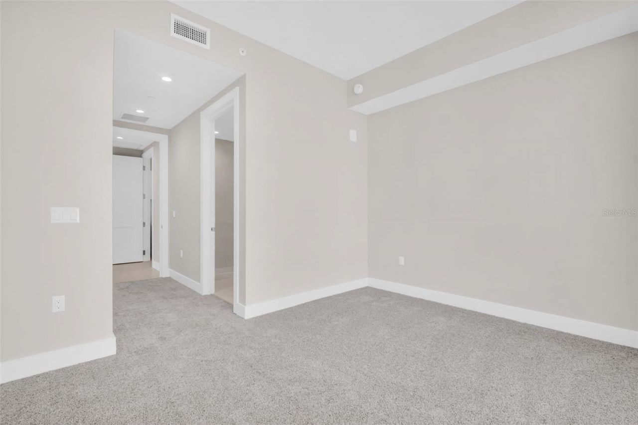 275 1st Avenue S, Unit 2001, Saint Petersburg, FL 33701 Photo