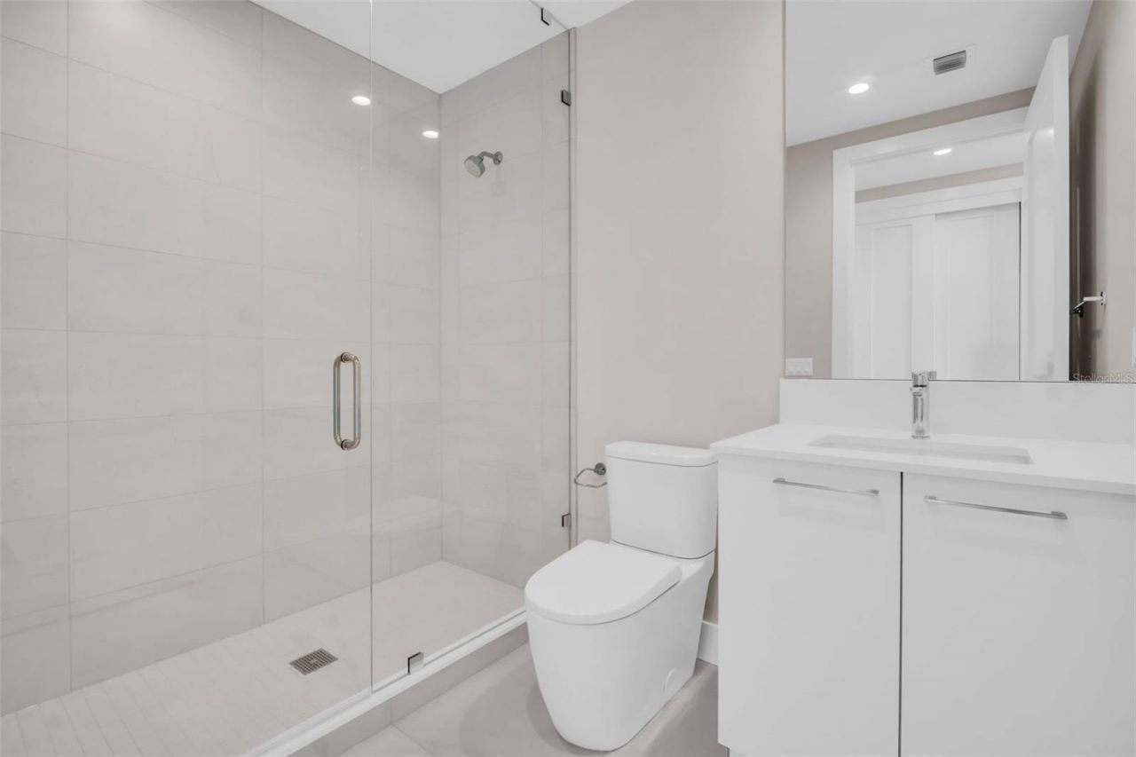 275 1st Avenue S, Unit 2001, Saint Petersburg, FL 33701 Photo